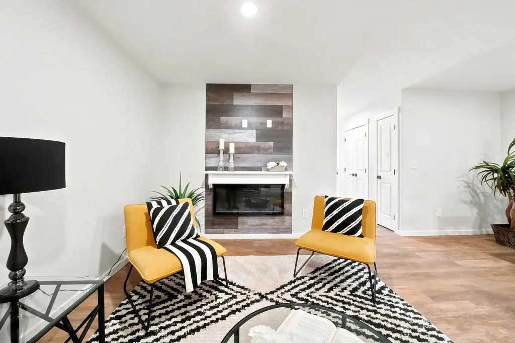5131 52 Street Lacombe AB T4L 1H9