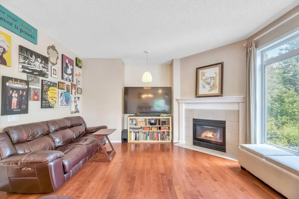 185 Douglas Glen Heath SE Calgary AB T2Z 2N1