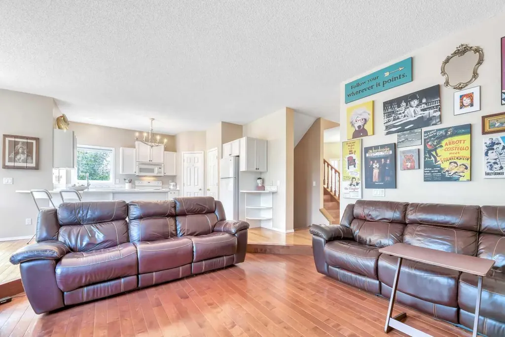 185 Douglas Glen Heath SE Calgary AB T2Z 2N1
