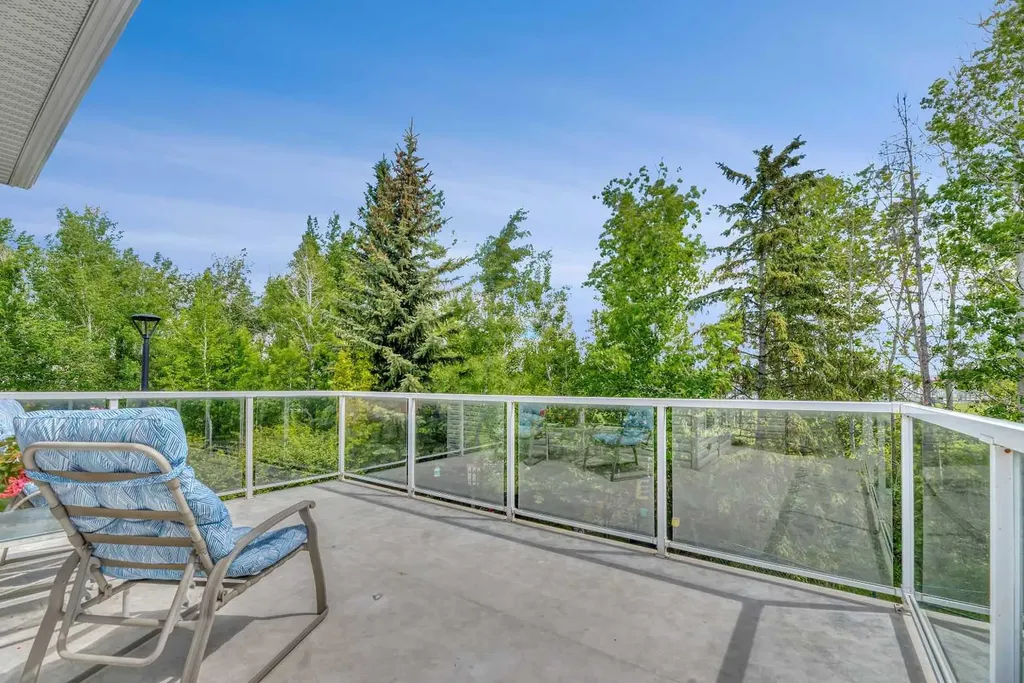 185 Douglas Glen Heath SE Calgary AB T2Z 2N1