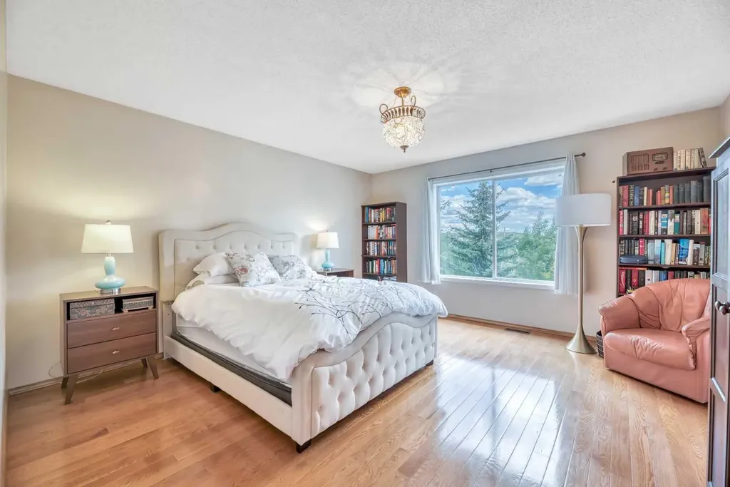 185 Douglas Glen Heath SE Calgary AB T2Z 2N1