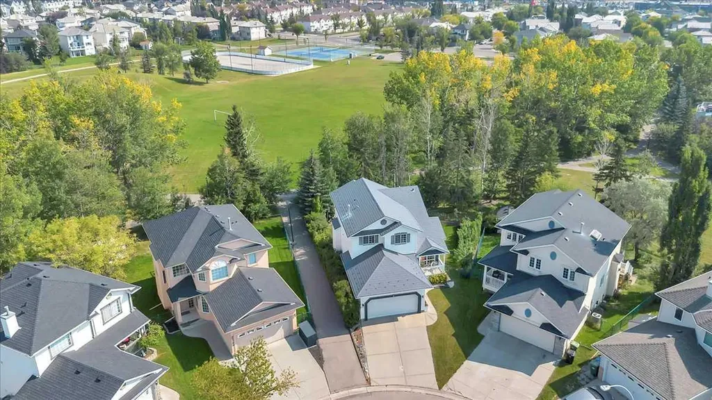 185 Douglas Glen Heath SE Calgary AB T2Z 2N1