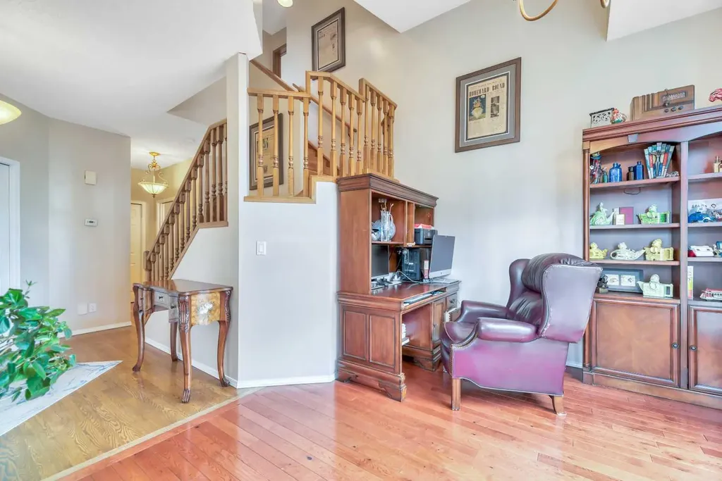 185 Douglas Glen Heath SE Calgary AB T2Z 2N1
