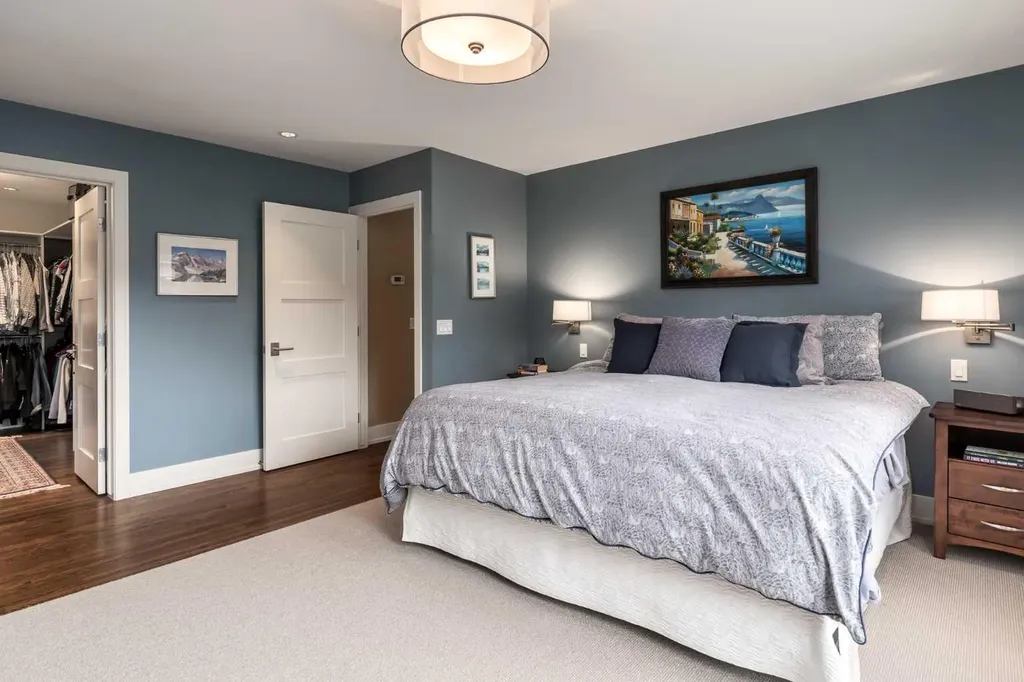 27 Westview Drive SW Calgary AB T3C 2R8
