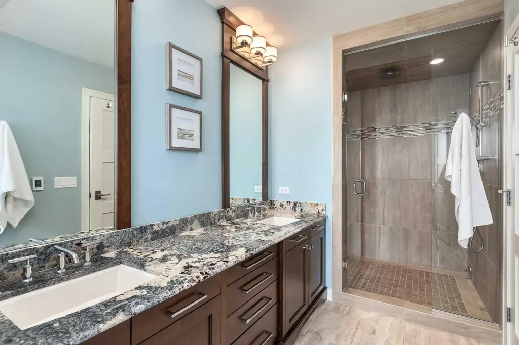 27 Westview Drive SW Calgary AB T3C 2R8