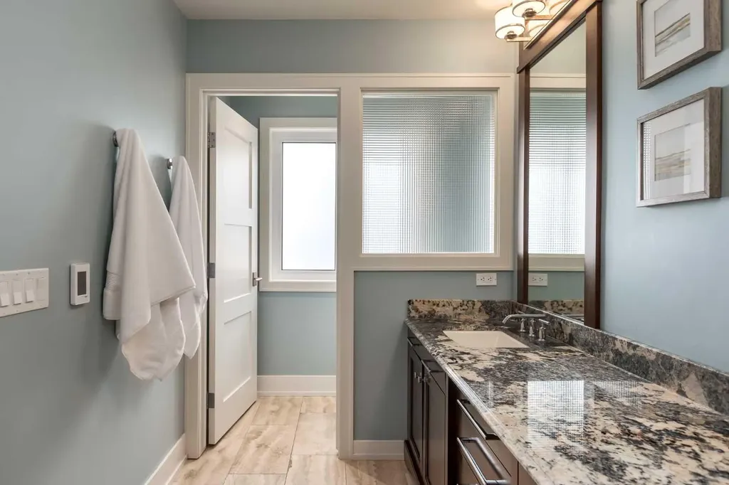 27 Westview Drive SW Calgary AB T3C 2R8