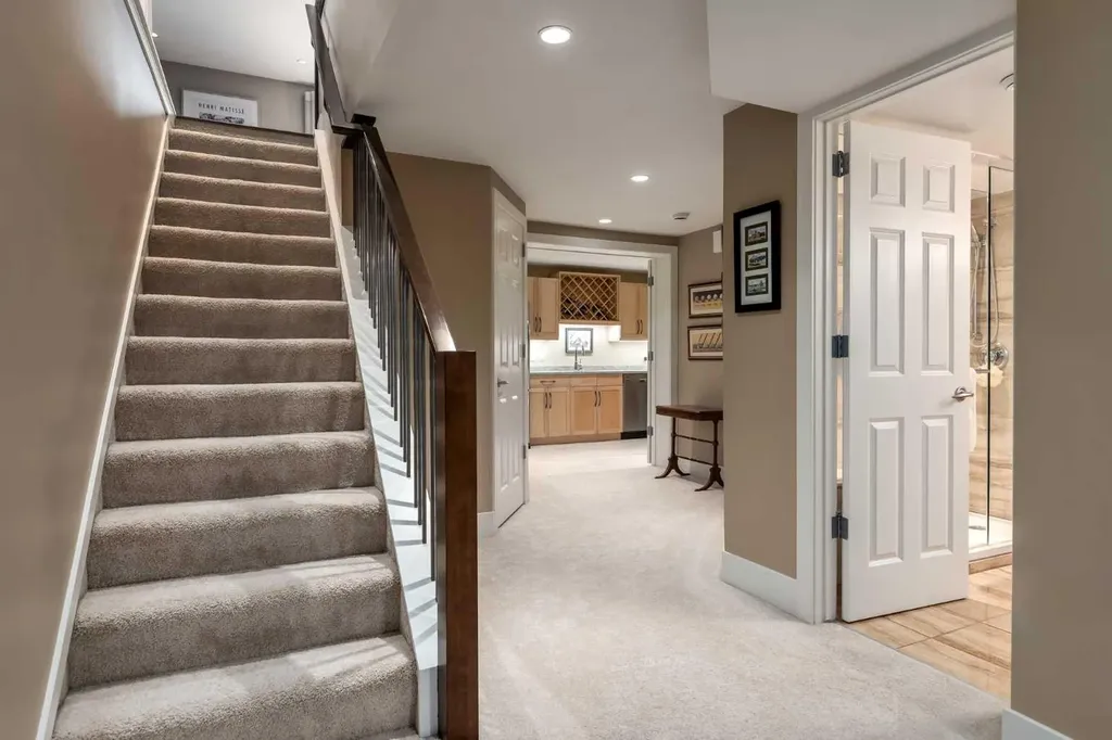 27 Westview Drive SW Calgary AB T3C 2R8