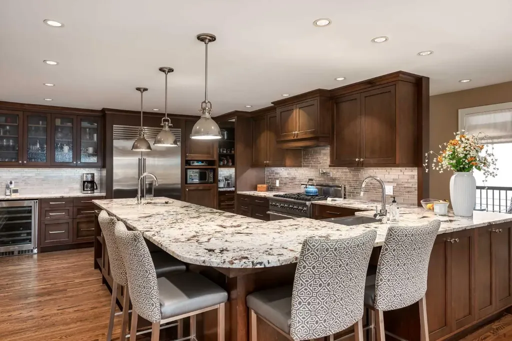 27 Westview Drive SW Calgary AB T3C 2R8