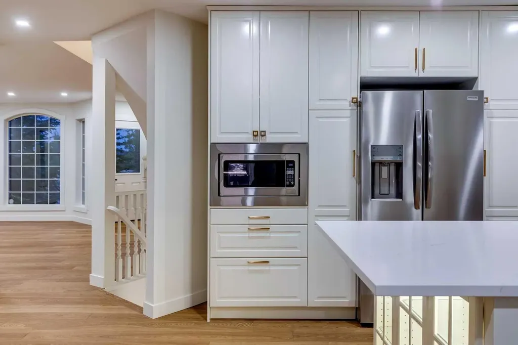 16 Simcrest Point SW Calgary AB T3H 4K1