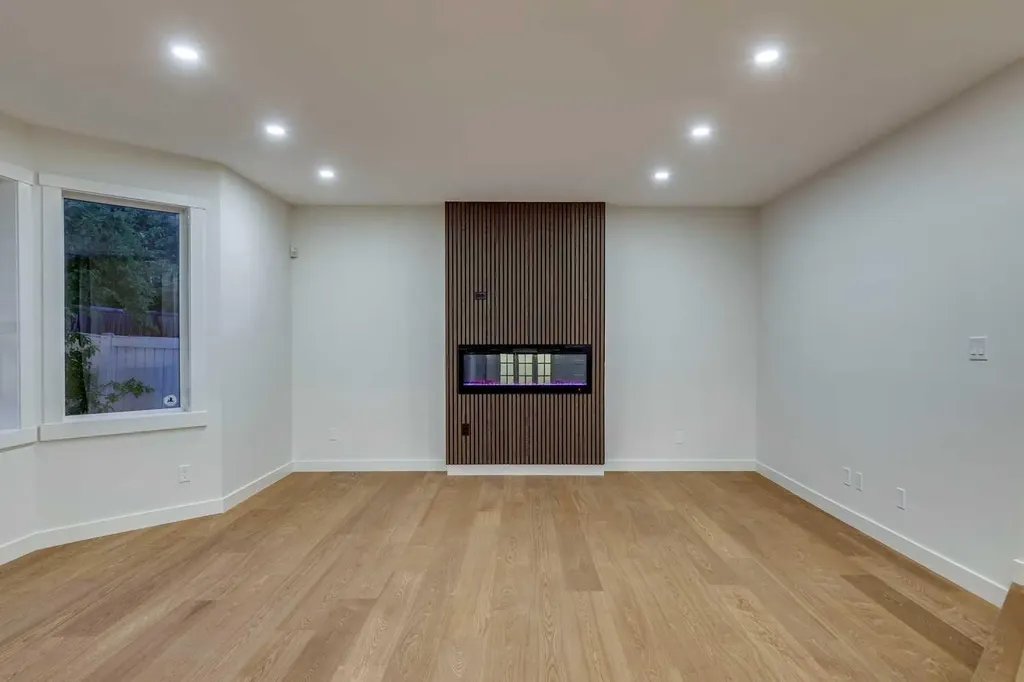 16 Simcrest Point SW Calgary AB T3H 4K1
