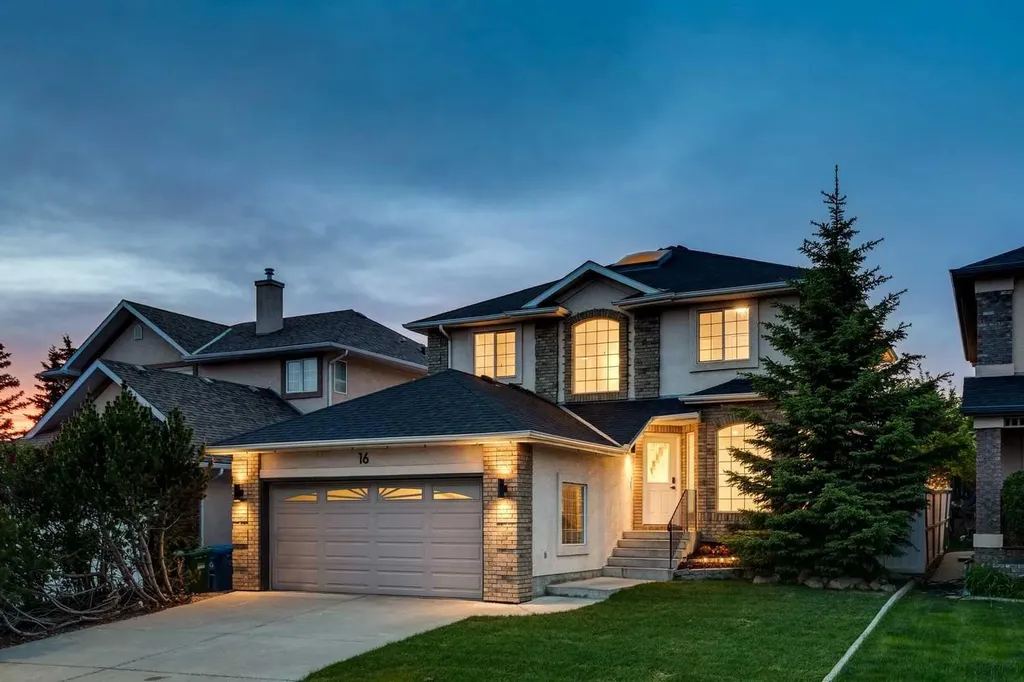 16 Simcrest Point SW Calgary AB T3H 4K1
