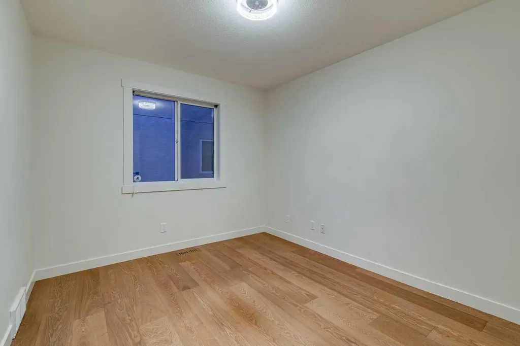 16 Simcrest Point SW Calgary AB T3H 4K1