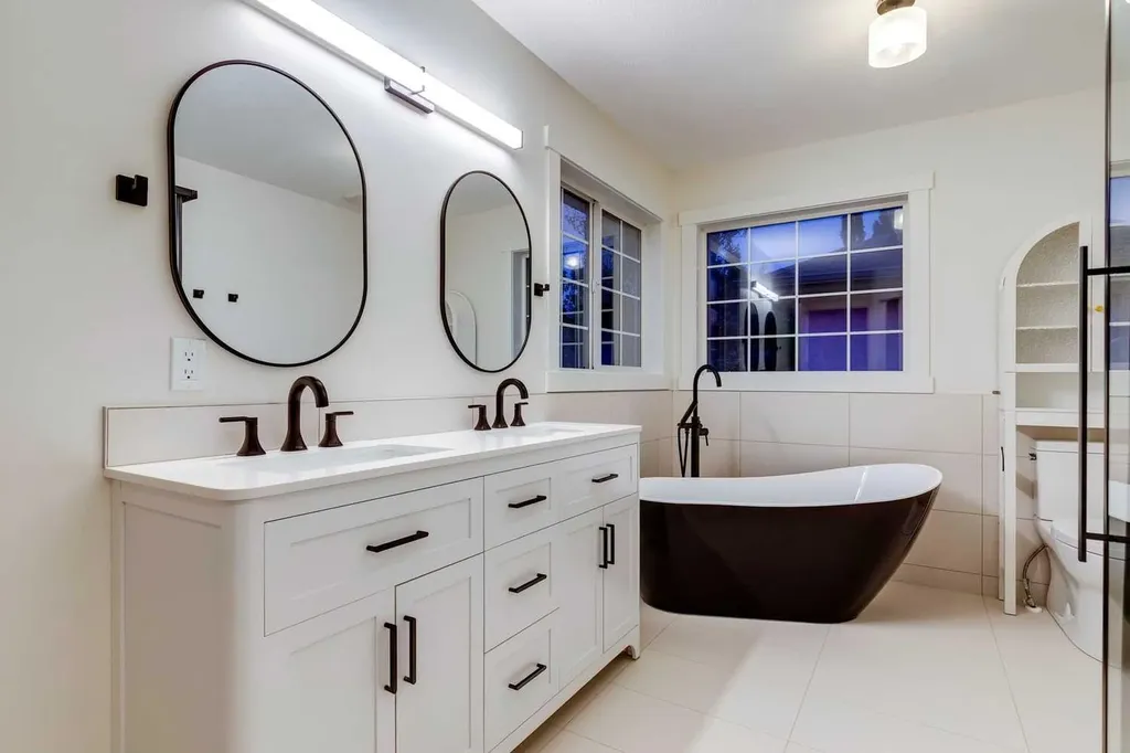 16 Simcrest Point SW Calgary AB T3H 4K1