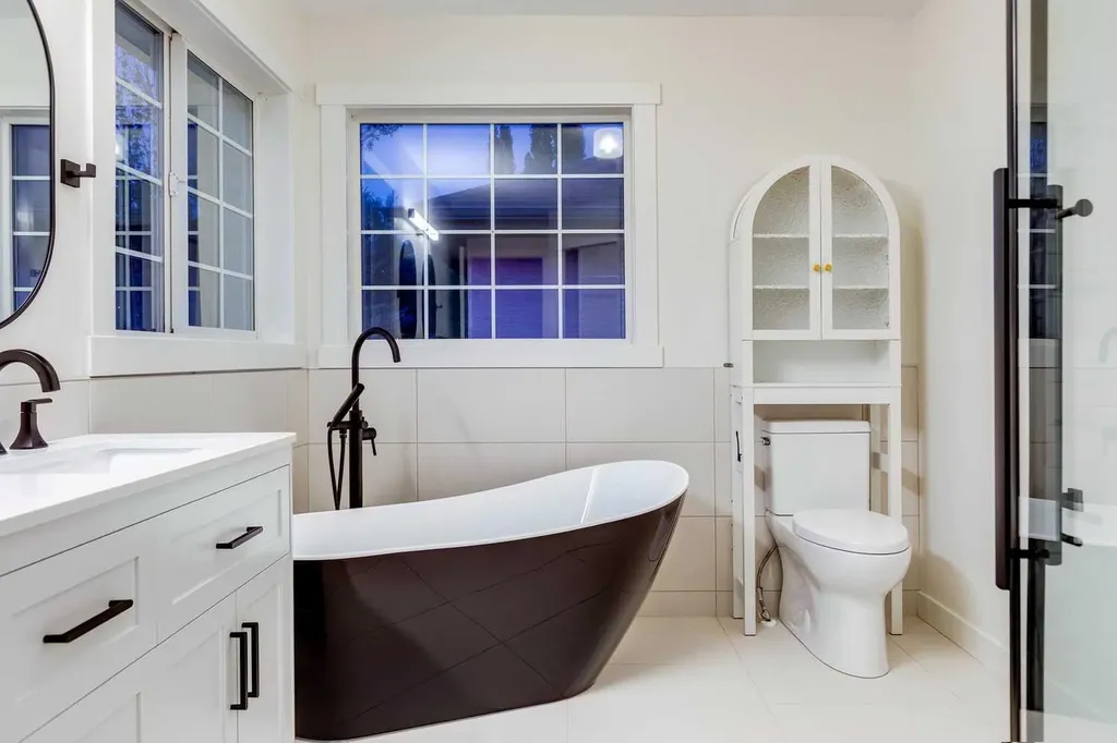 16 Simcrest Point SW Calgary AB T3H 4K1