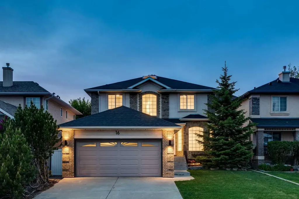 16 Simcrest Point SW Calgary AB T3H 4K1