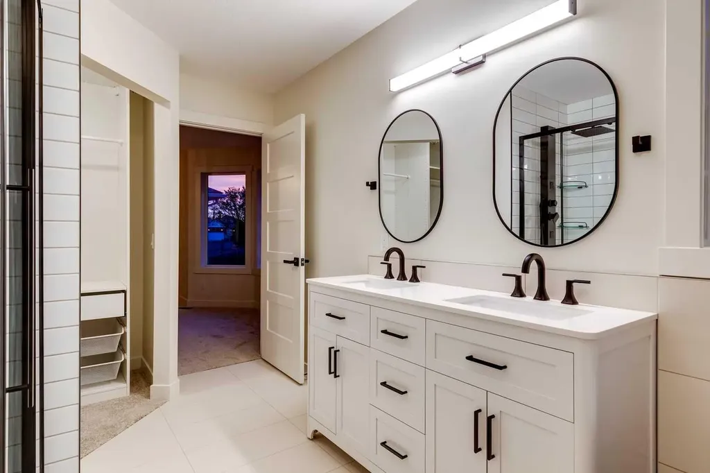 16 Simcrest Point SW Calgary AB T3H 4K1
