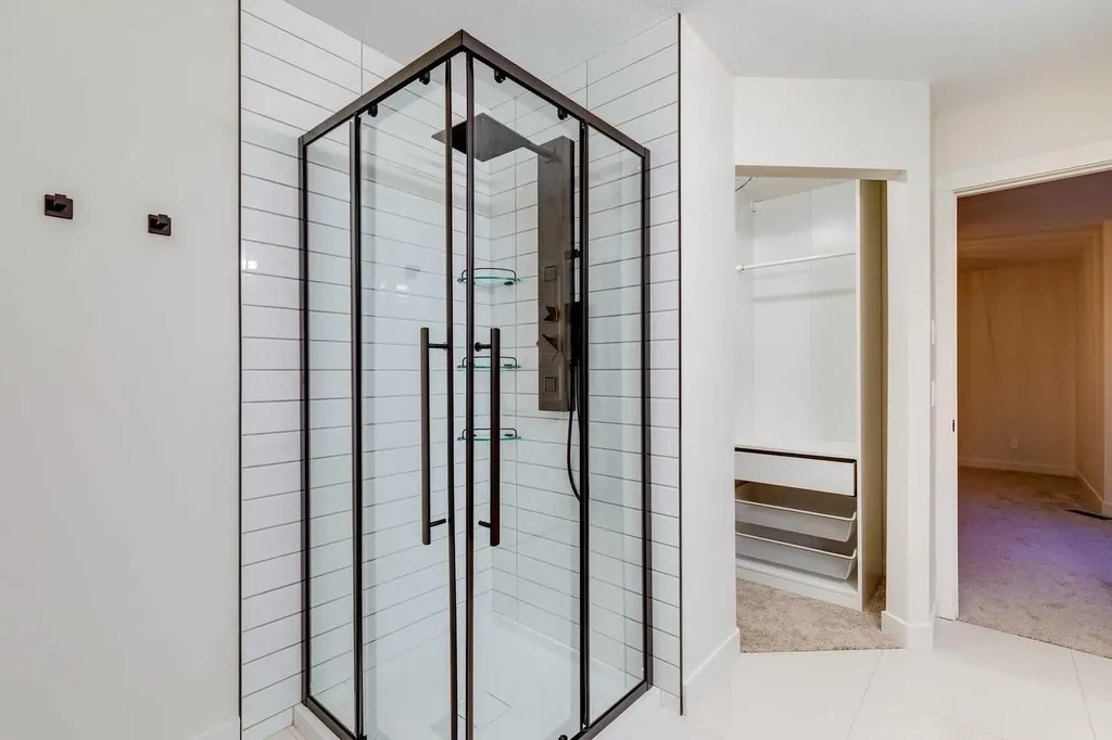 16 Simcrest Point SW Calgary AB T3H 4K1