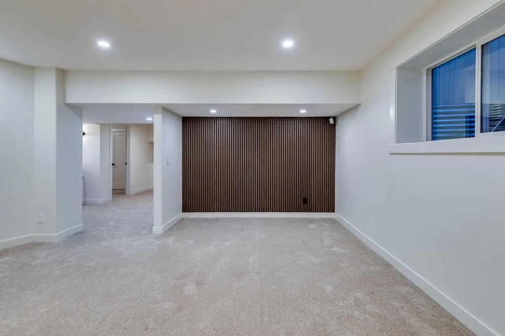 16 Simcrest Point SW Calgary AB T3H 4K1