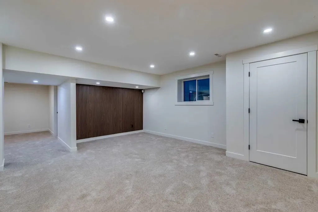 16 Simcrest Point SW Calgary AB T3H 4K1