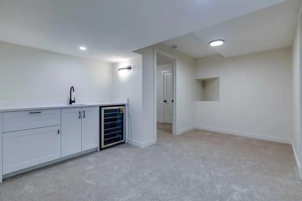 16 Simcrest Point SW Calgary AB T3H 4K1