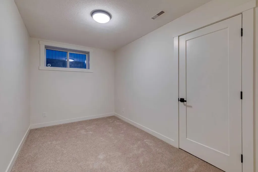 16 Simcrest Point SW Calgary AB T3H 4K1