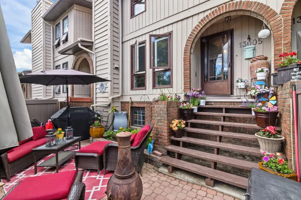 13005 6 Street SW Calgary AB T2W 4J8