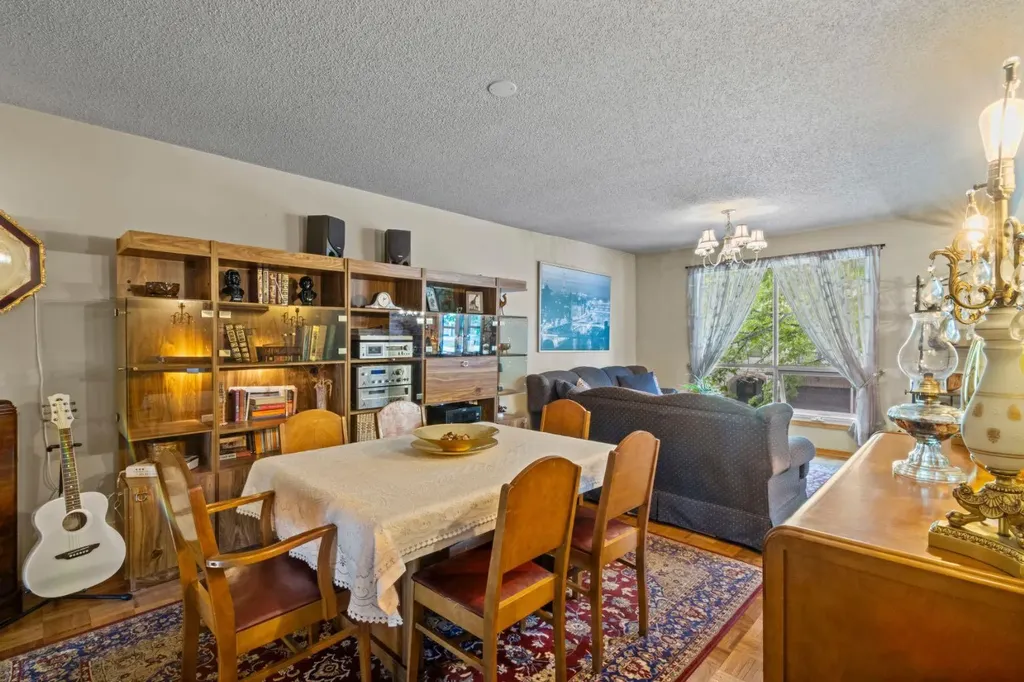 13005 6 Street SW Calgary AB T2W 4J8