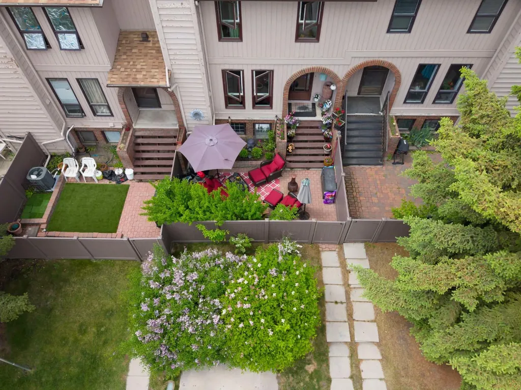 13005 6 Street SW Calgary AB T2W 4J8