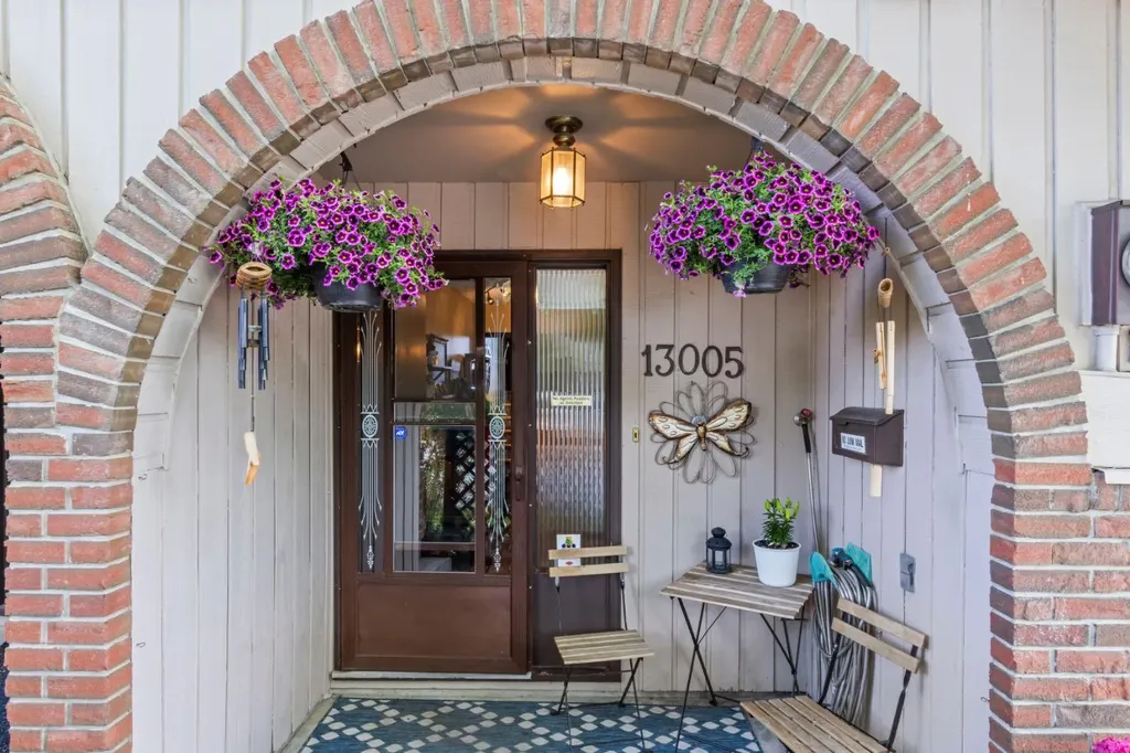 13005 6 Street SW Calgary AB T2W 4J8