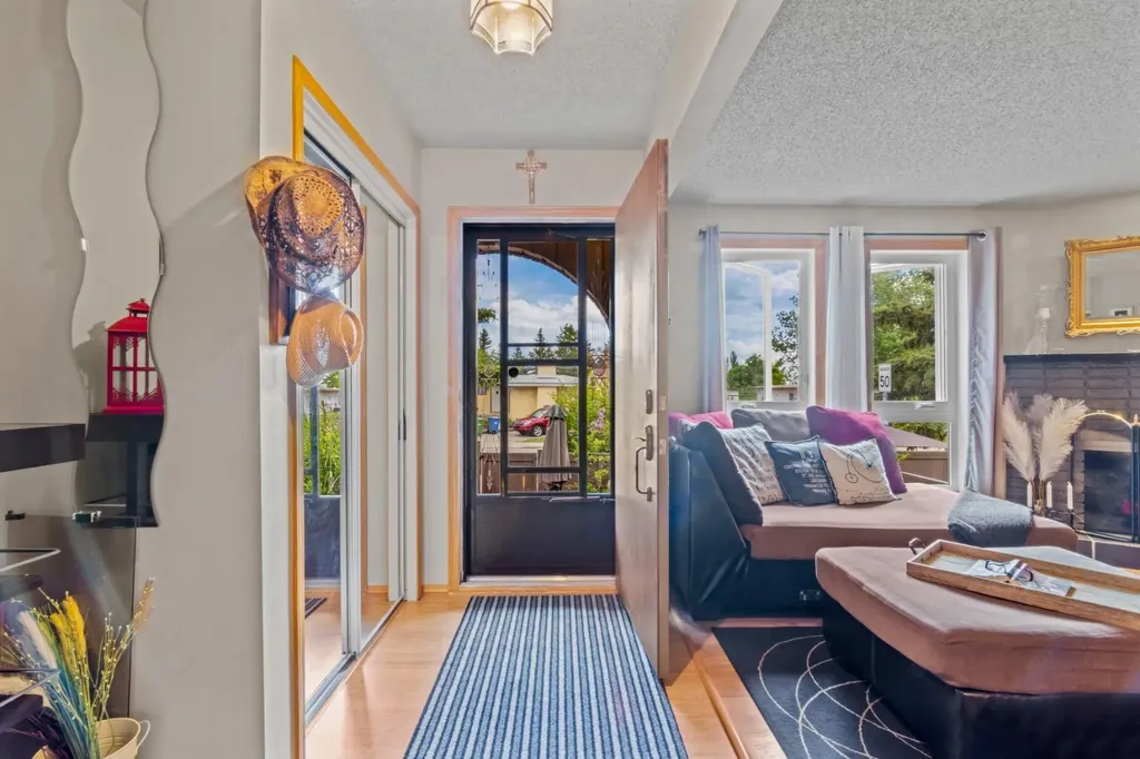 13005 6 Street SW Calgary AB T2W 4J8
