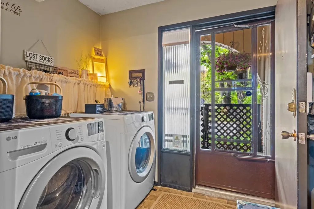 13005 6 Street SW Calgary AB T2W 4J8