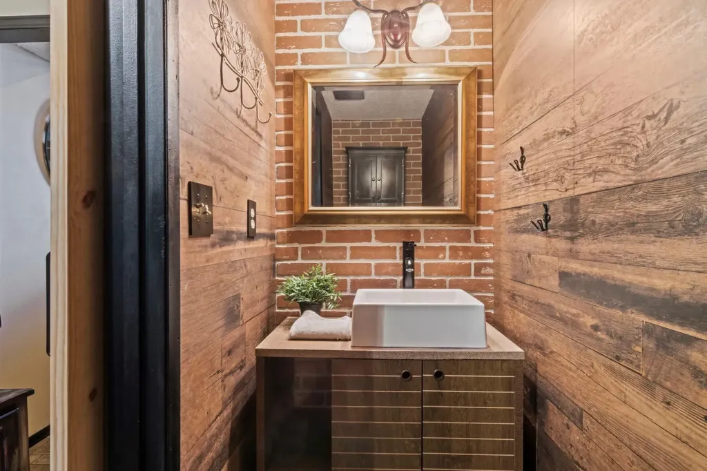 13005 6 Street SW Calgary AB T2W 4J8