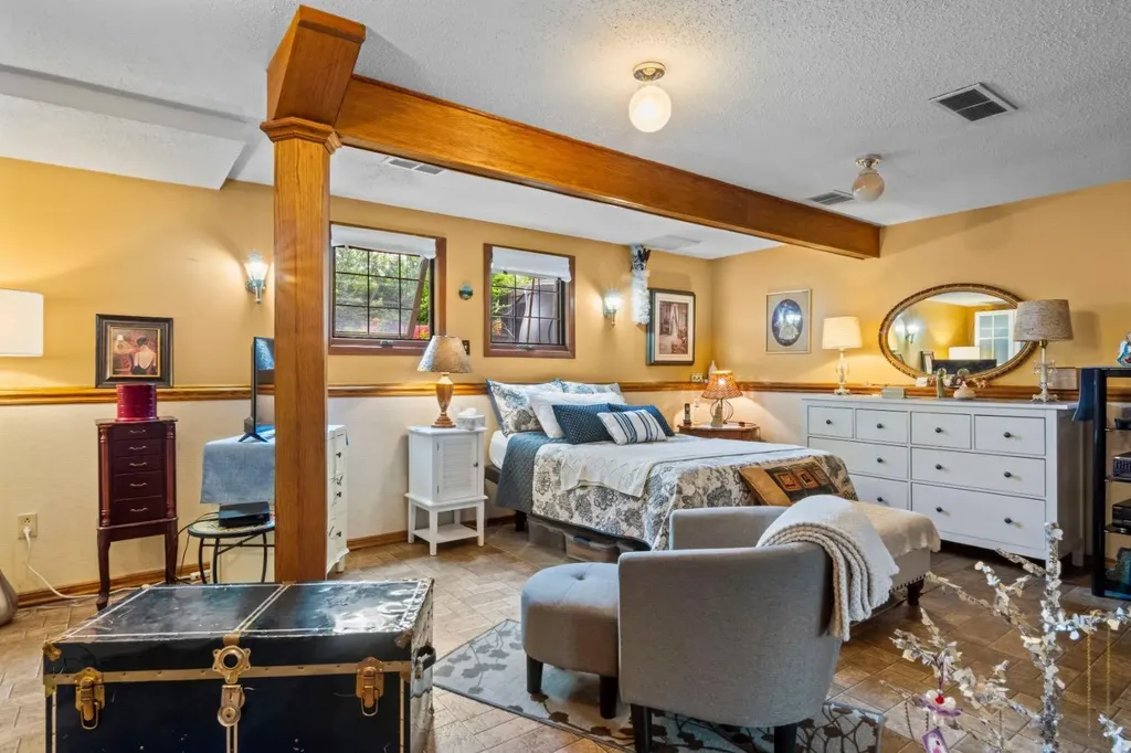 13005 6 Street SW Calgary AB T2W 4J8