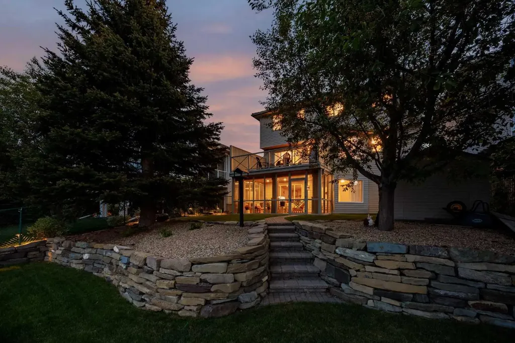 89 Gleneagles Terrace Cochrane AB T4C 1W5