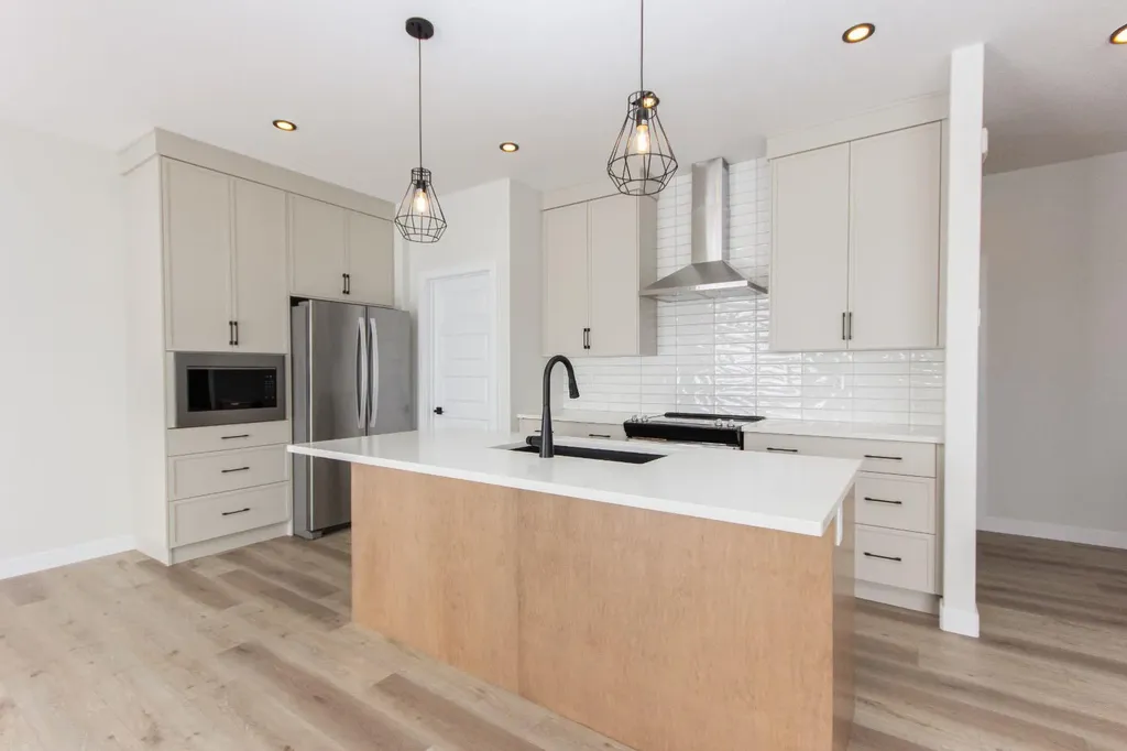 43 Lincoln Street Sylvan Lake AB T4S 0V4