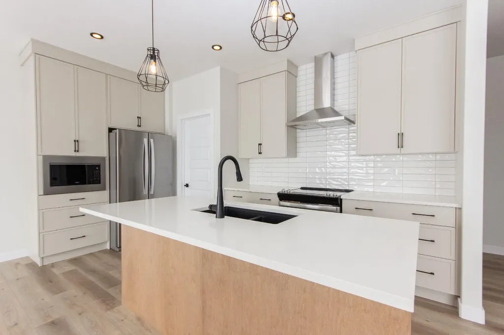 43 Lincoln Street Sylvan Lake AB T4S 0V4