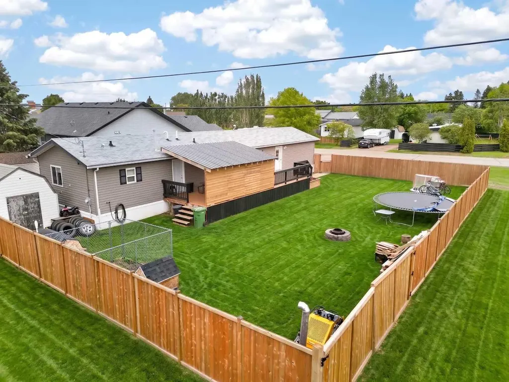10226 103 Avenue La Crete AB T0H2H0