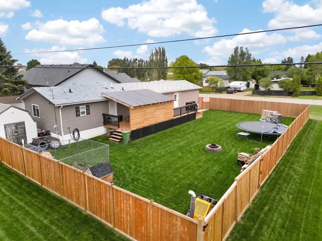 10226 103 Avenue La Crete AB T0H2H0