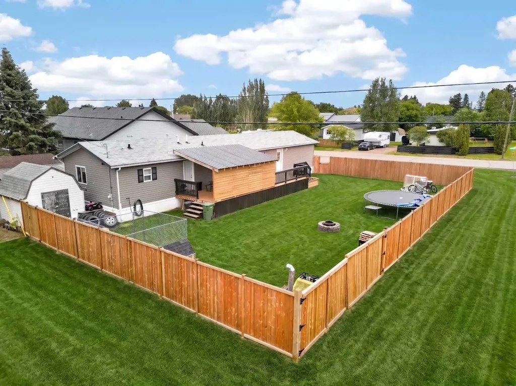 10226 103 Avenue La Crete AB T0H2H0