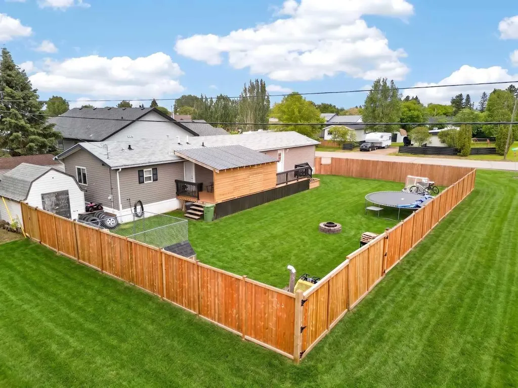 10226 103 Avenue La Crete AB T0H2H0