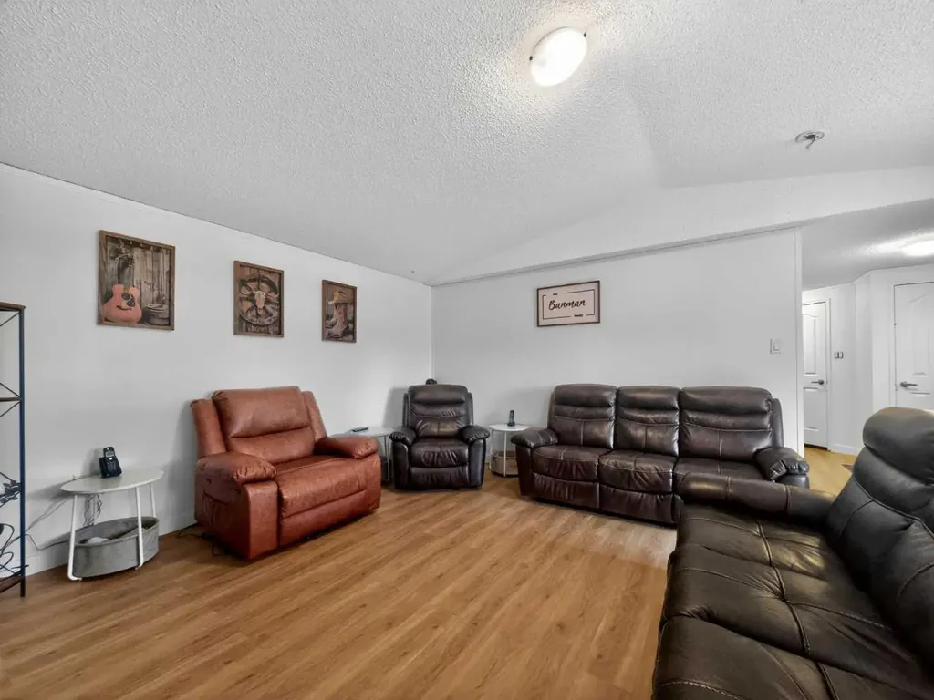 10226 103 Avenue La Crete AB T0H2H0