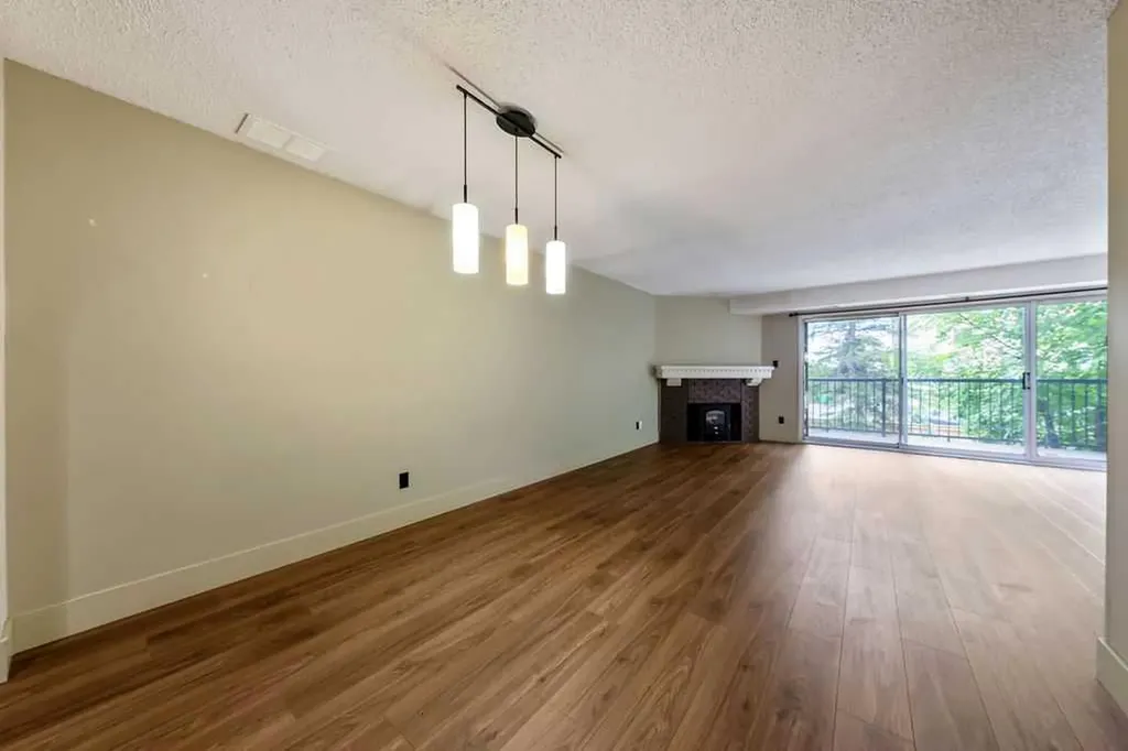 2204 Paliswood Road SW Calgary AB T2V 4Y6