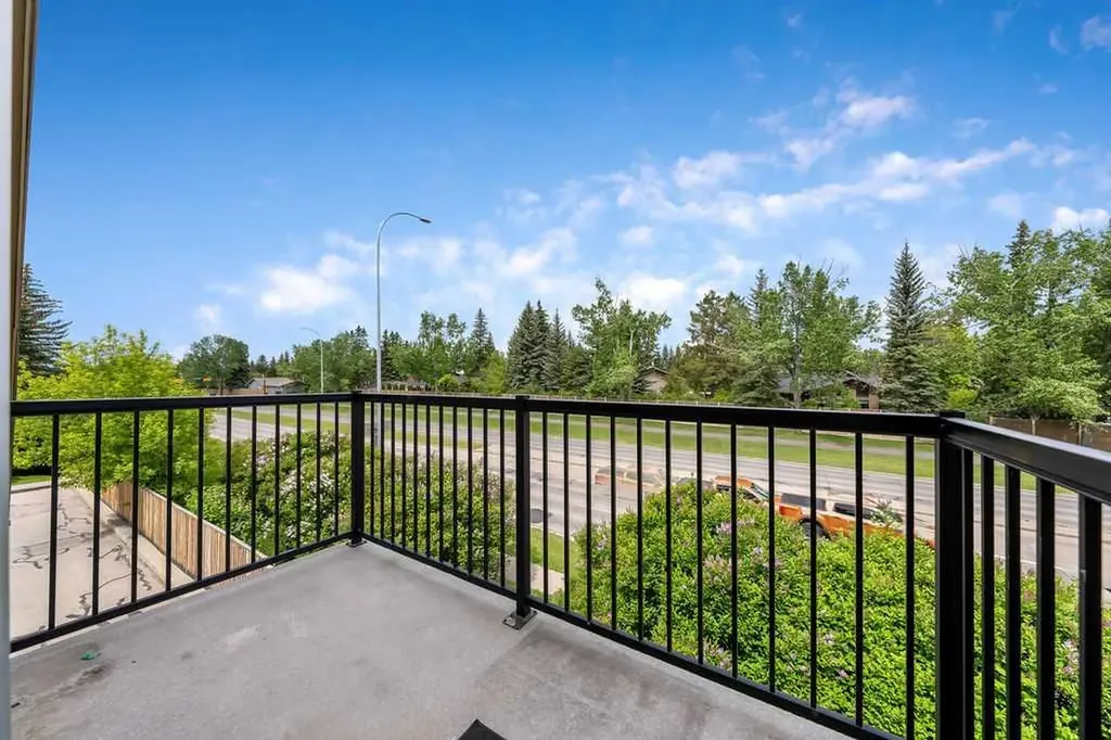 2204 Paliswood Road SW Calgary AB T2V 4Y6