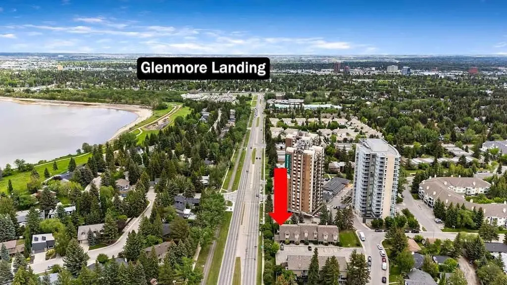 2204 Paliswood Road SW Calgary AB T2V 4Y6