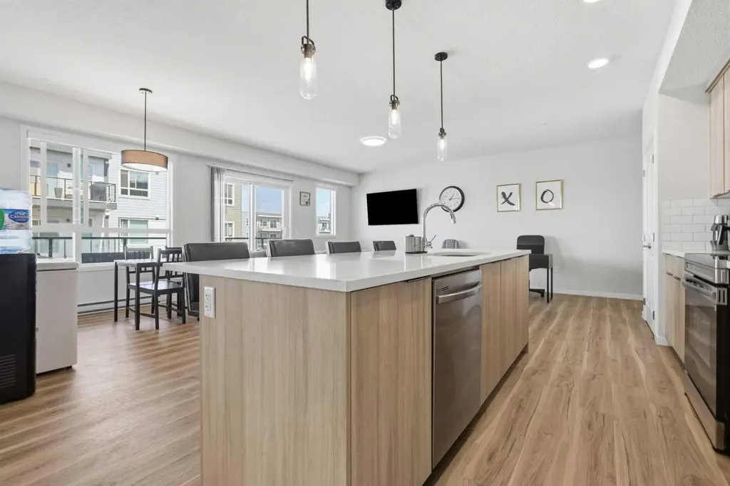 33 Carringham Gate NW Calgary AB T3P2H6