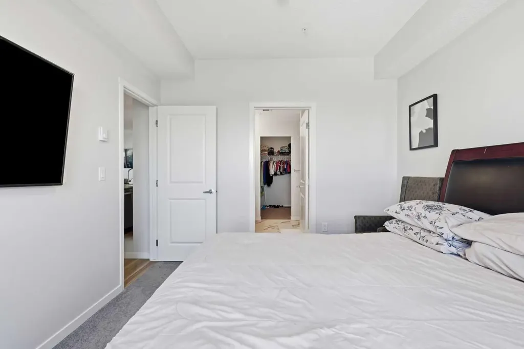 33 Carringham Gate NW Calgary AB T3P2H6