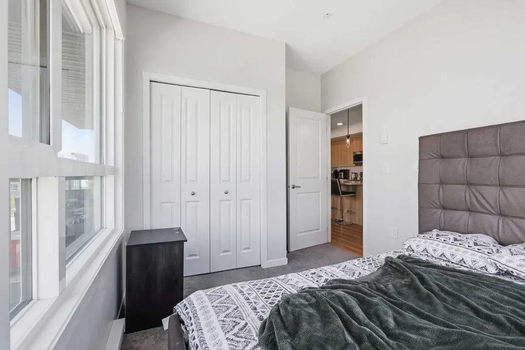 33 Carringham Gate NW Calgary AB T3P2H6