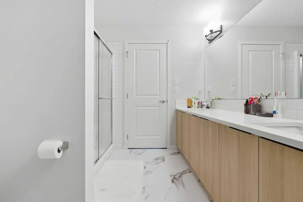 33 Carringham Gate NW Calgary AB T3P2H6