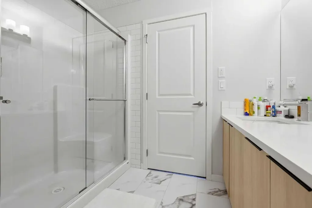 33 Carringham Gate NW Calgary AB T3P2H6