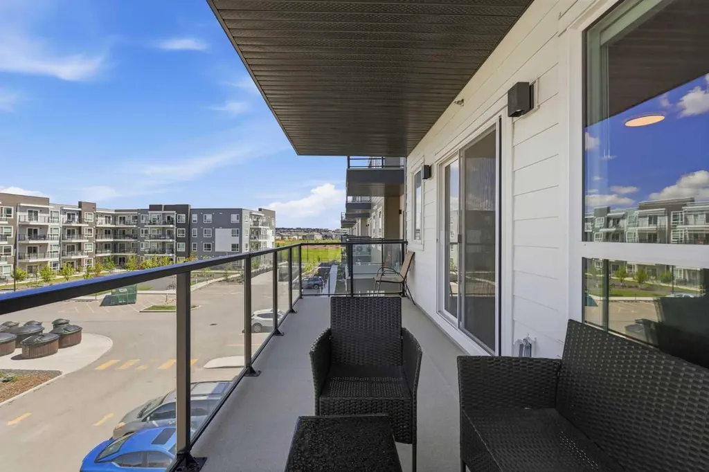 33 Carringham Gate NW Calgary AB T3P2H6